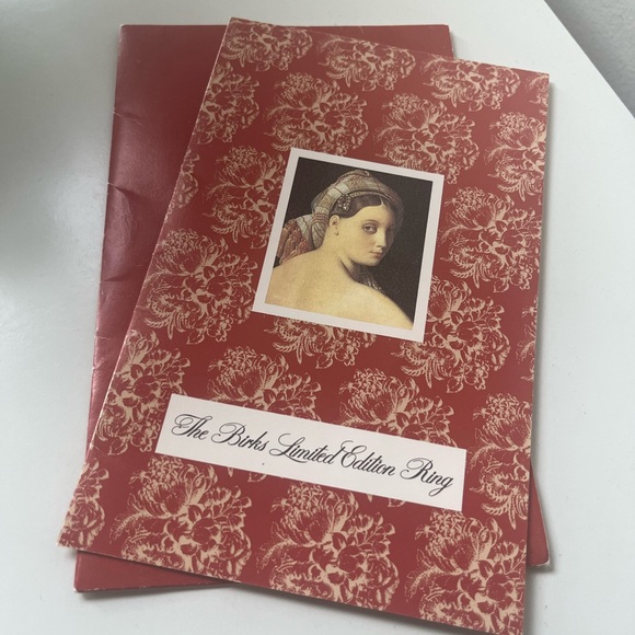 The Birks Limited Edition Ring - Lady’s 18k yellow and white gold ring set - Picture 4 of 13